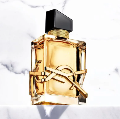 ¡COMPRA 1 Y LLÉVATE 3 PERFUMES DE LUJO!